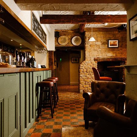 The Olde Coach House Inn Ashby Saint Ledgers Esterno foto