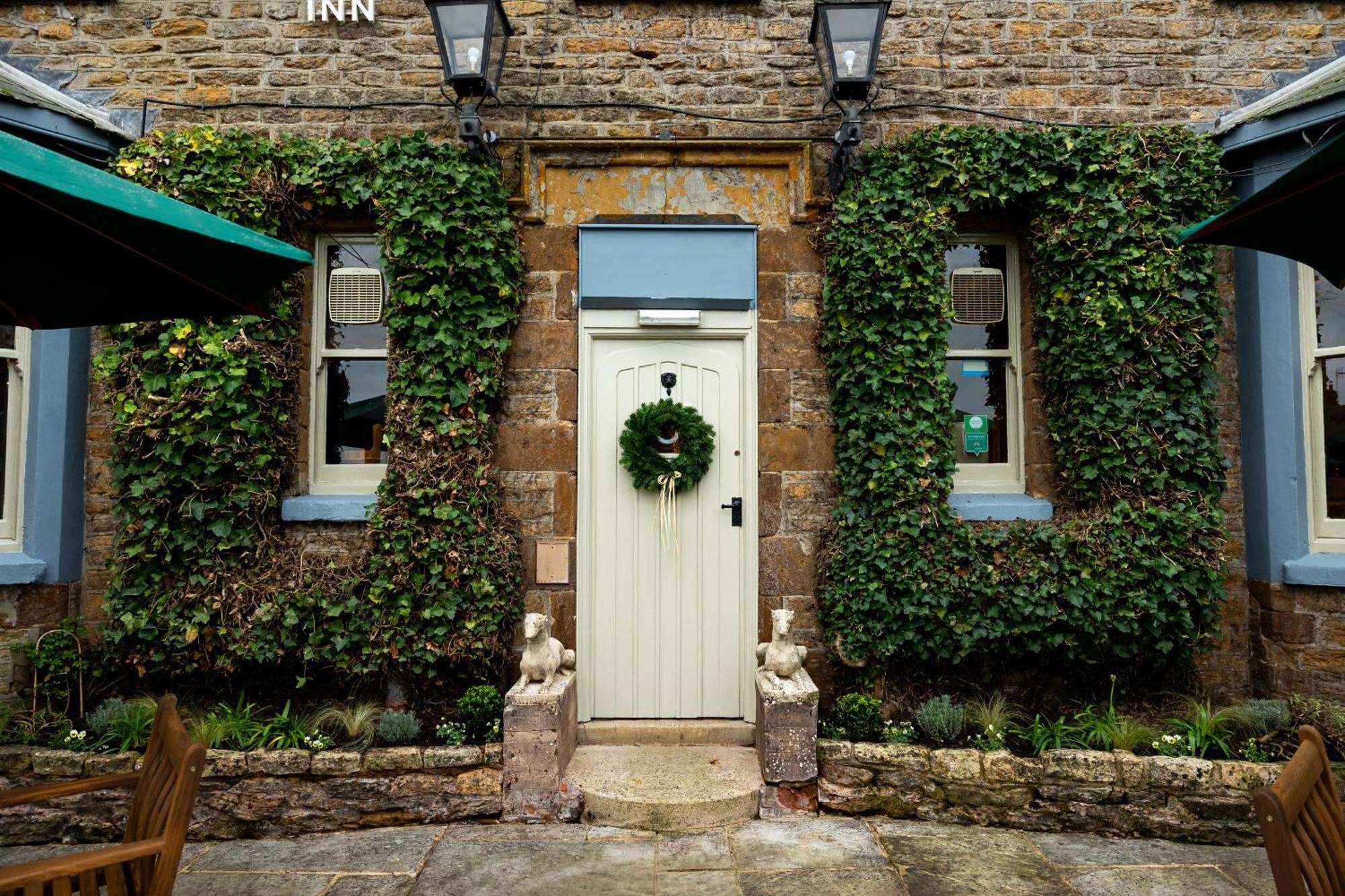 The Olde Coach House Inn Ashby Saint Ledgers Esterno foto