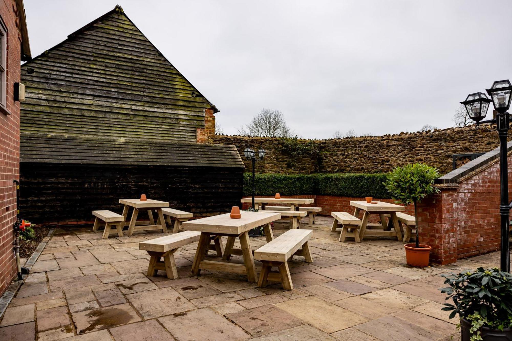 The Olde Coach House Inn Ashby Saint Ledgers Esterno foto
