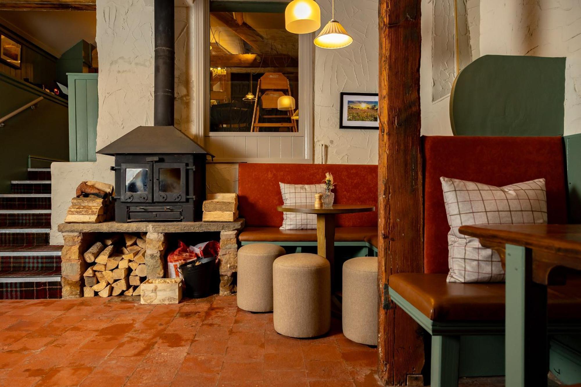 The Olde Coach House Inn Ashby Saint Ledgers Esterno foto