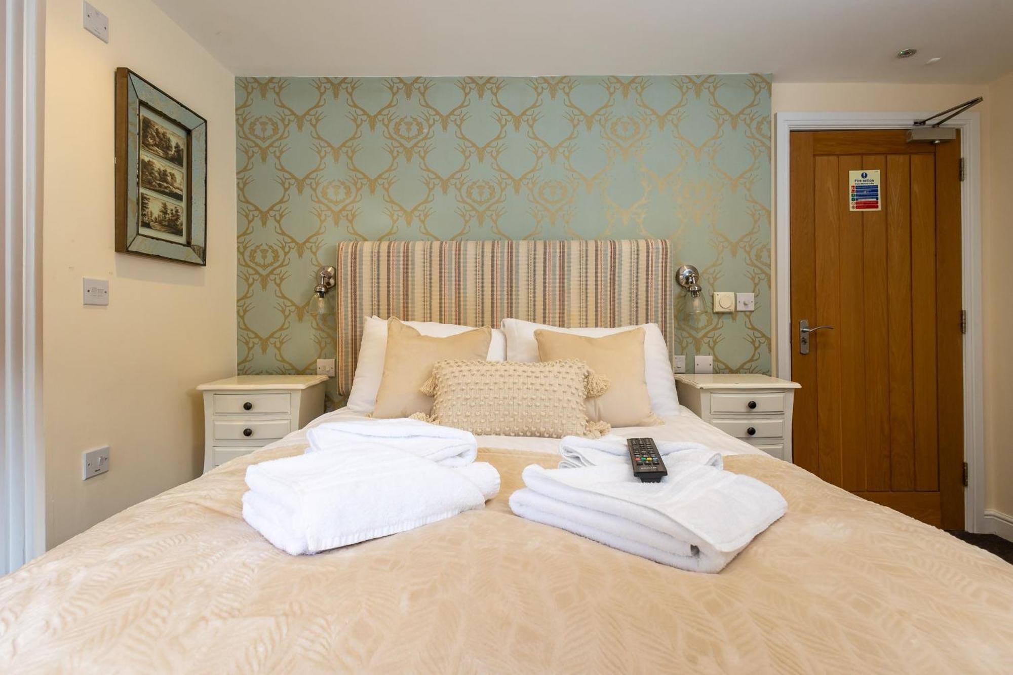 The Olde Coach House Inn Ashby Saint Ledgers Esterno foto