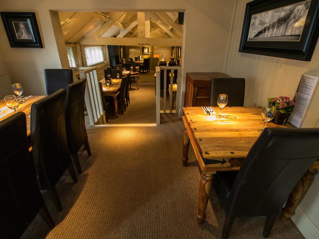 The Olde Coach House Inn Ashby Saint Ledgers Esterno foto