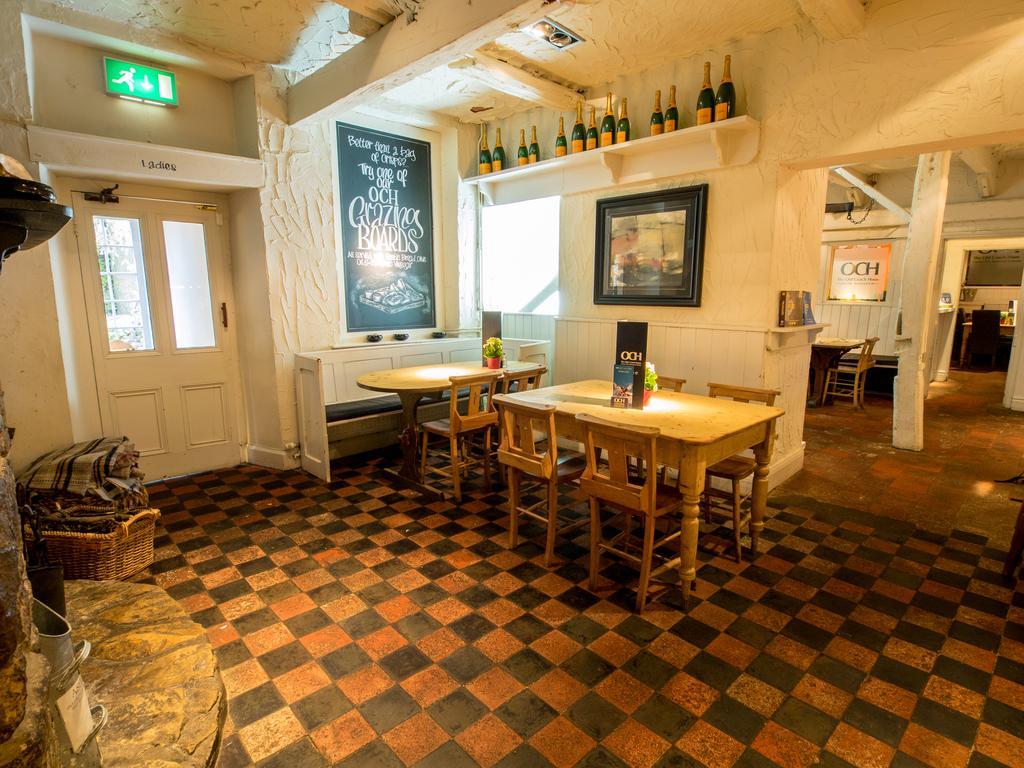 The Olde Coach House Inn Ashby Saint Ledgers Esterno foto