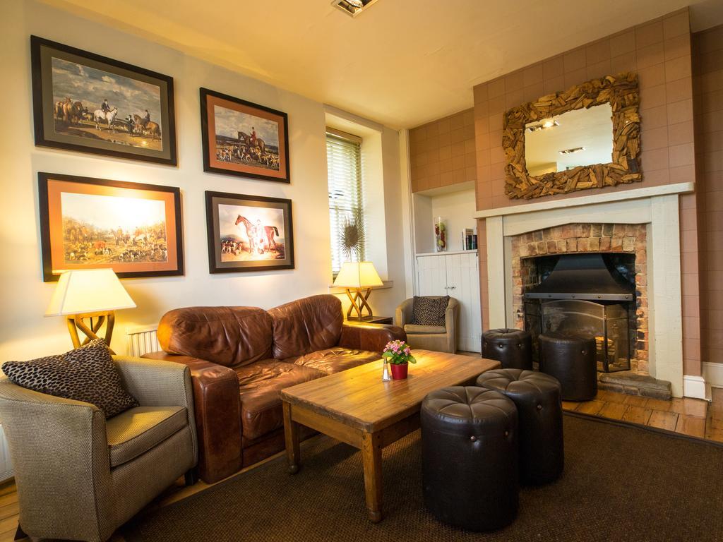 The Olde Coach House Inn Ashby Saint Ledgers Esterno foto