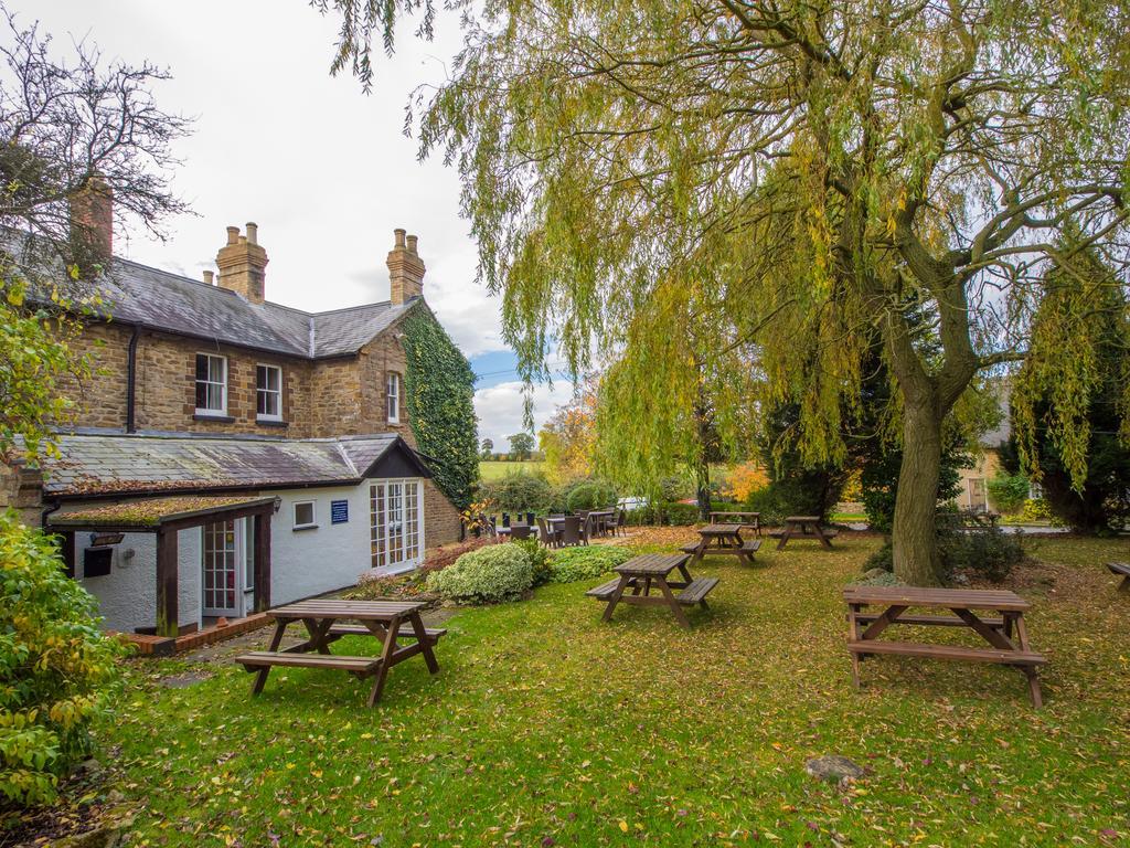 The Olde Coach House Inn Ashby Saint Ledgers Esterno foto
